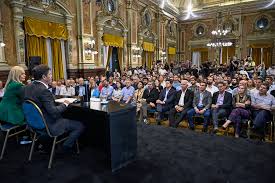 /imagenes/Kici_Conf_Milei.jpg