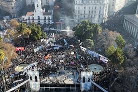 /imagenes/plaza_cfk.jpg